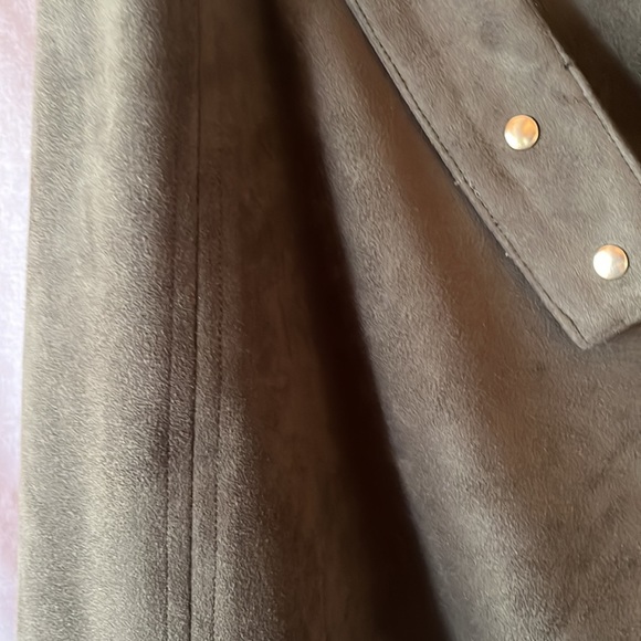 Suede green A-line skirt, super comfortable - Picture 4 of 4